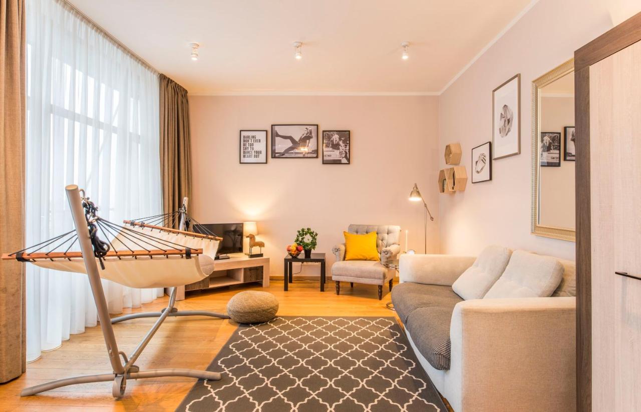 Central 2-Level Penthouse With Terrace And Free Parking リガ エクステリア 写真