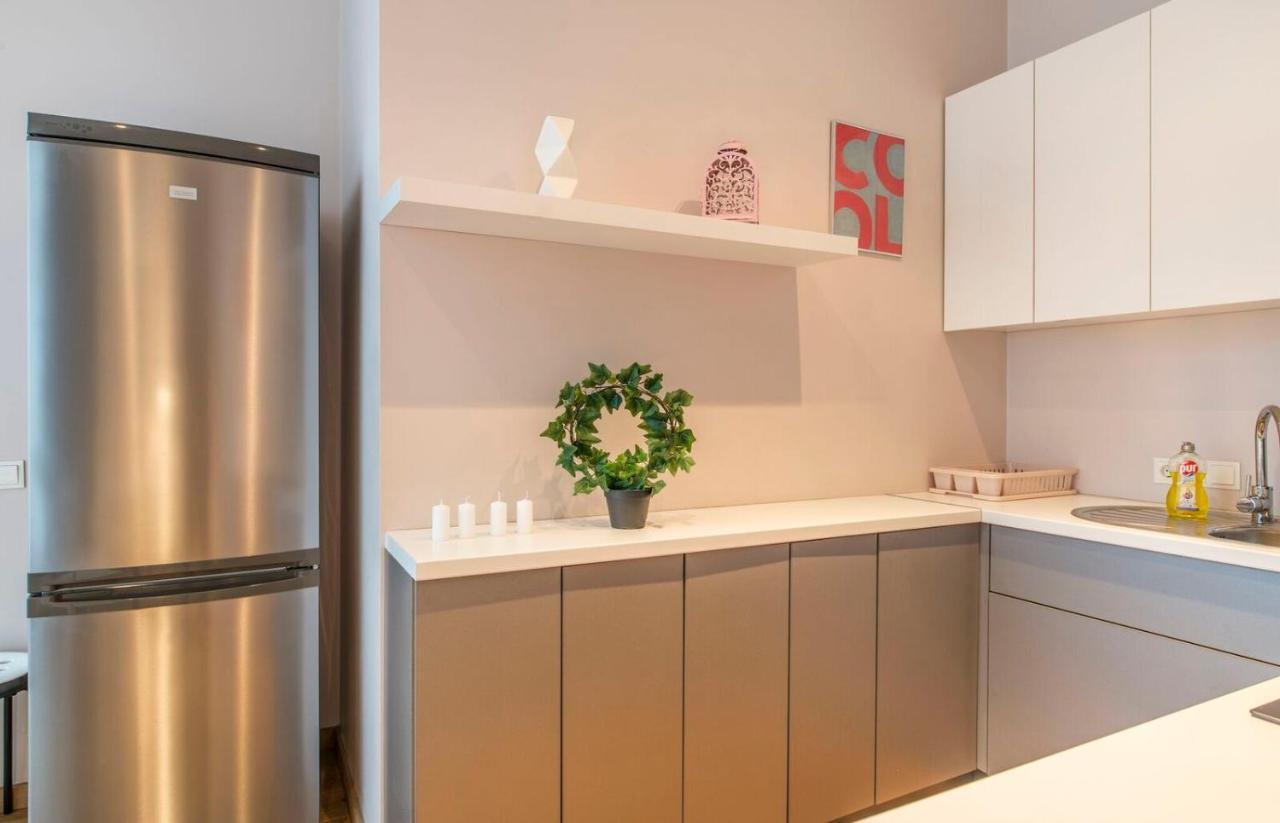 Central 2-Level Penthouse With Terrace And Free Parking リガ エクステリア 写真