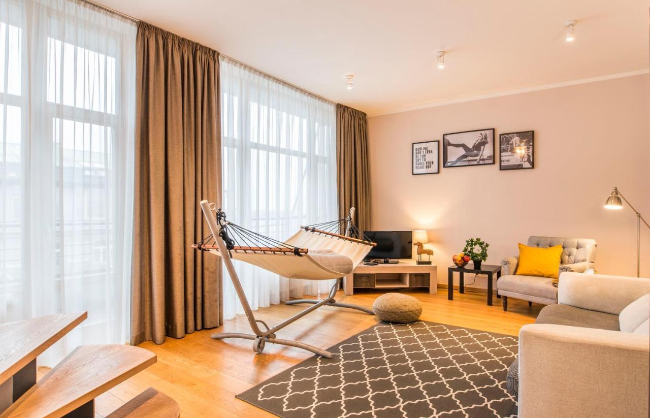 Central 2-Level Penthouse With Terrace And Free Parking リガ エクステリア 写真