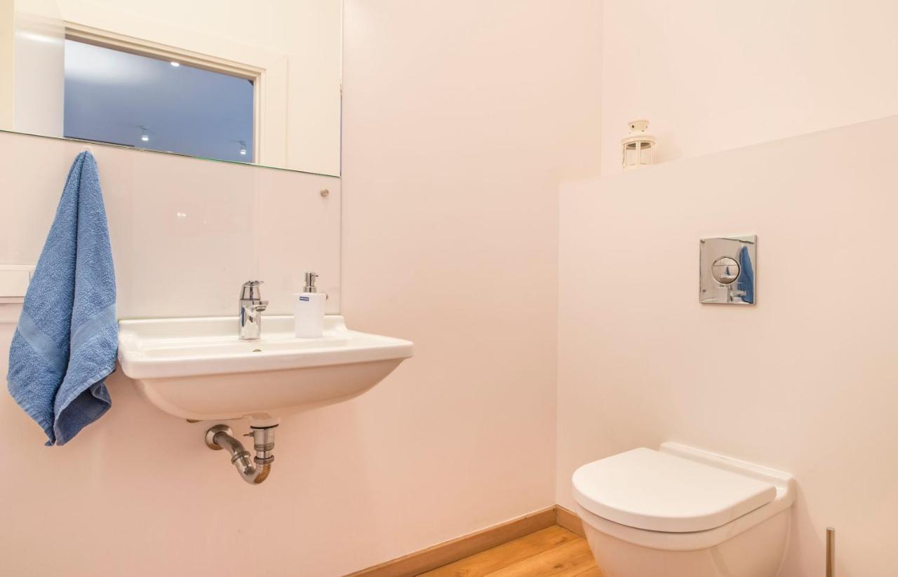 Central 2-Level Penthouse With Terrace And Free Parking リガ エクステリア 写真