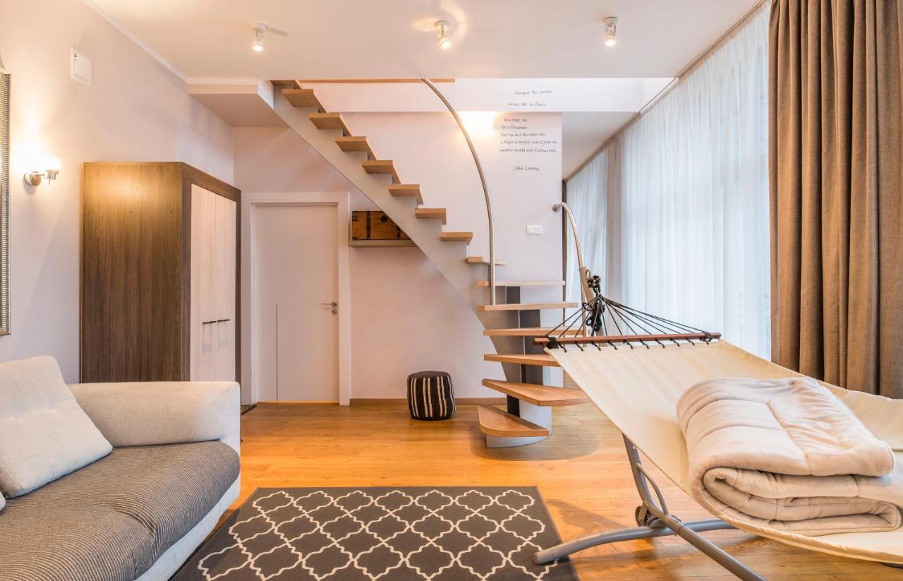 Central 2-Level Penthouse With Terrace And Free Parking リガ エクステリア 写真