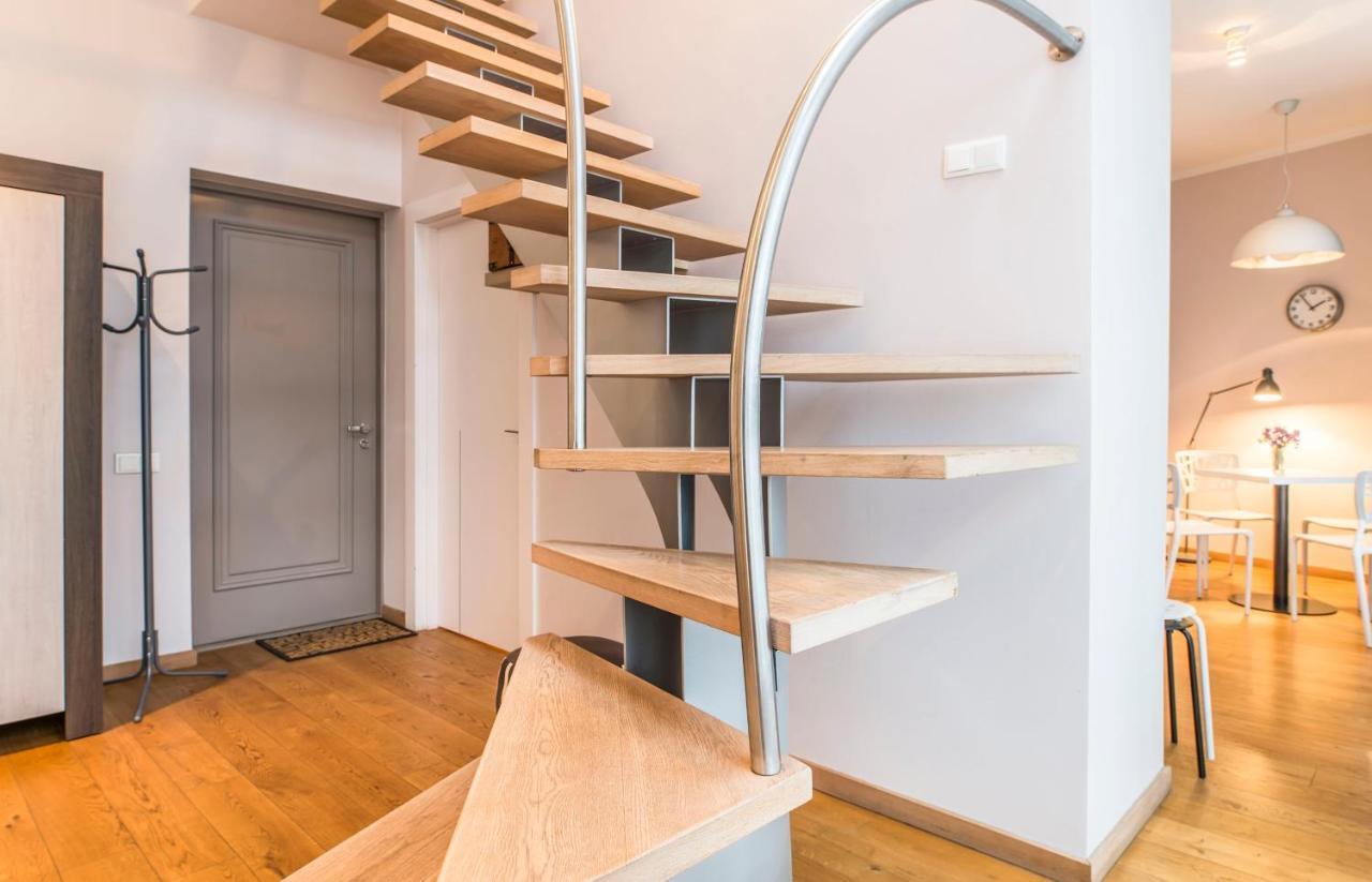 Central 2-Level Penthouse With Terrace And Free Parking リガ エクステリア 写真