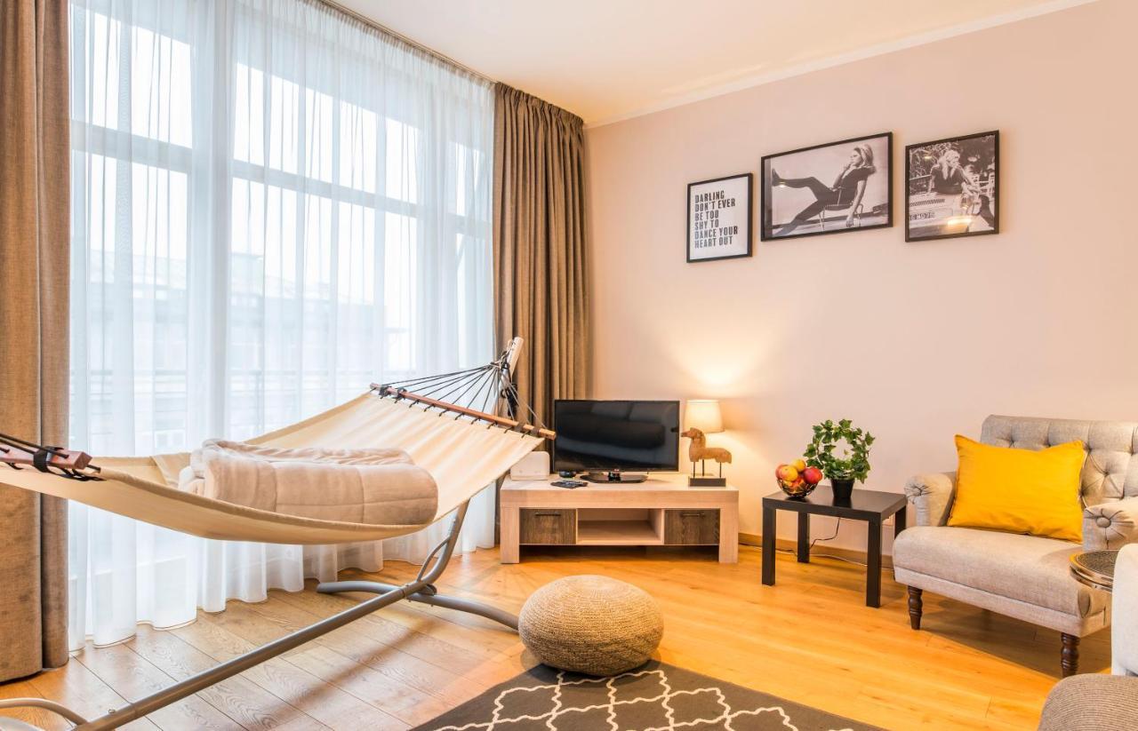 Central 2-Level Penthouse With Terrace And Free Parking リガ エクステリア 写真