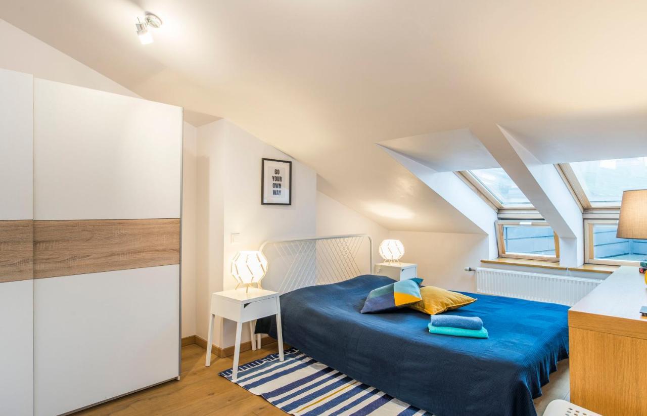 Central 2-Level Penthouse With Terrace And Free Parking リガ エクステリア 写真