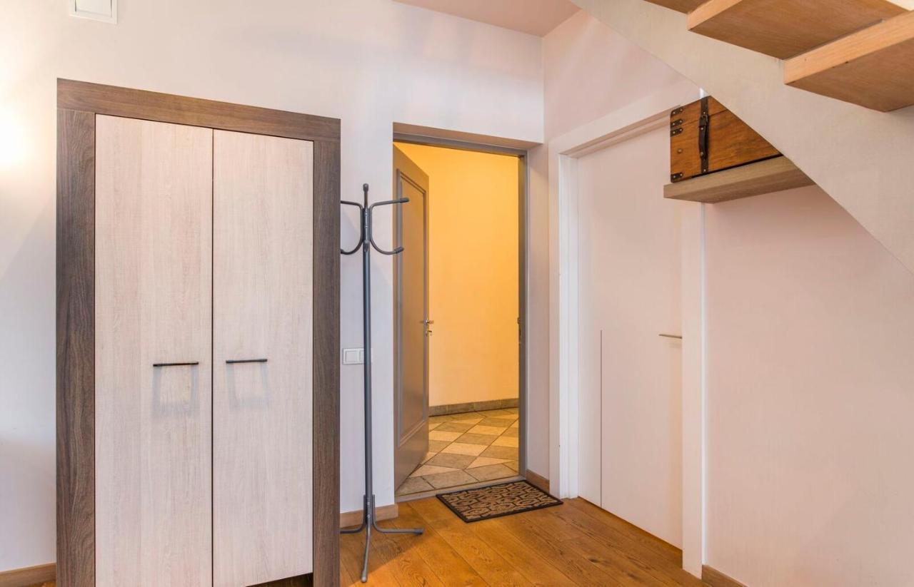 Central 2-Level Penthouse With Terrace And Free Parking リガ エクステリア 写真