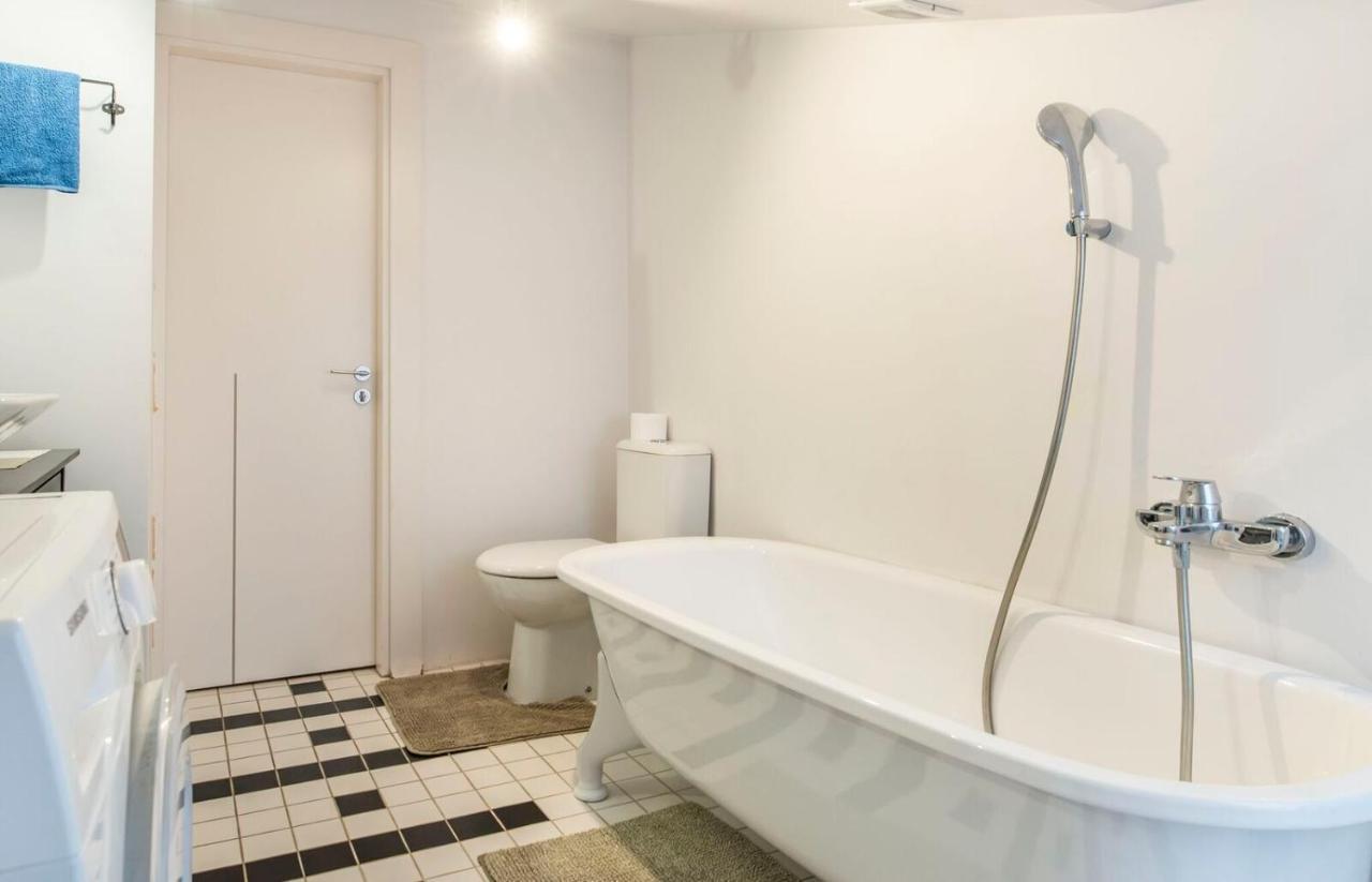 Central 2-Level Penthouse With Terrace And Free Parking リガ エクステリア 写真