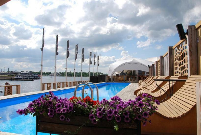 Central 2-Level Penthouse With Terrace And Free Parking リガ エクステリア 写真